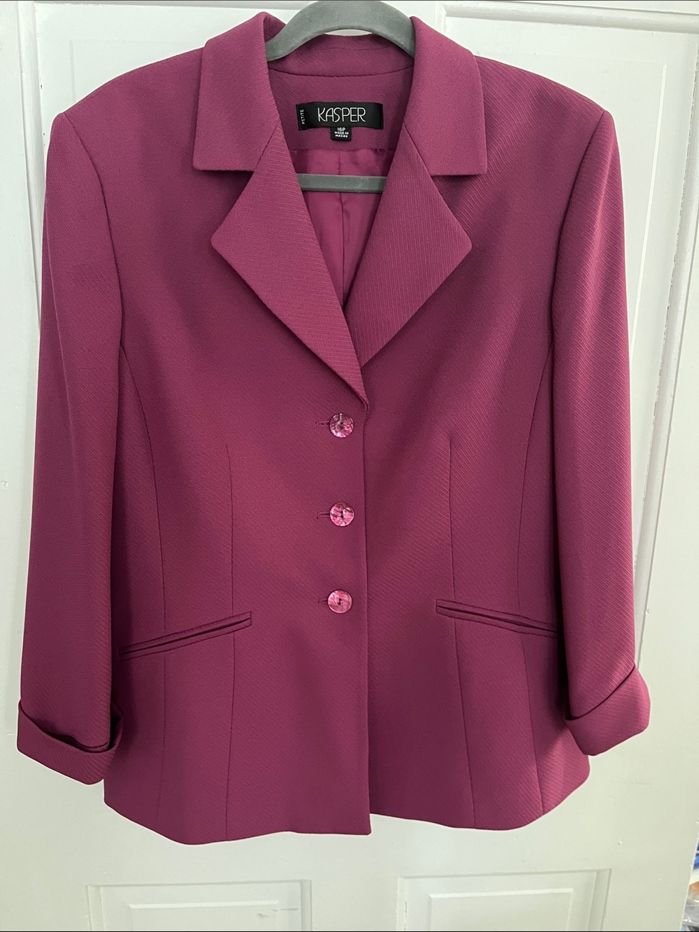 Kasper Blazer Fuchsia Color Size 16P Long Sleeves
